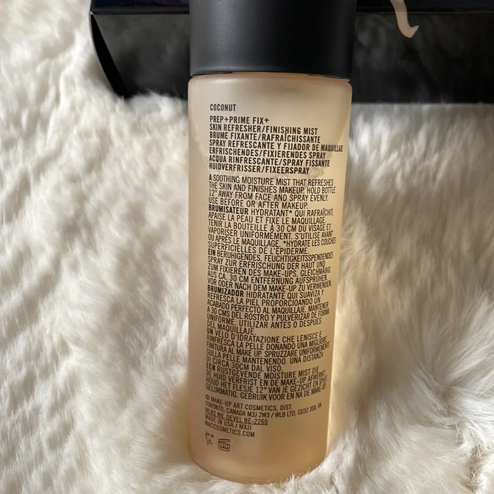 MAC PREP + PRIME FIX+ coconut setting spray